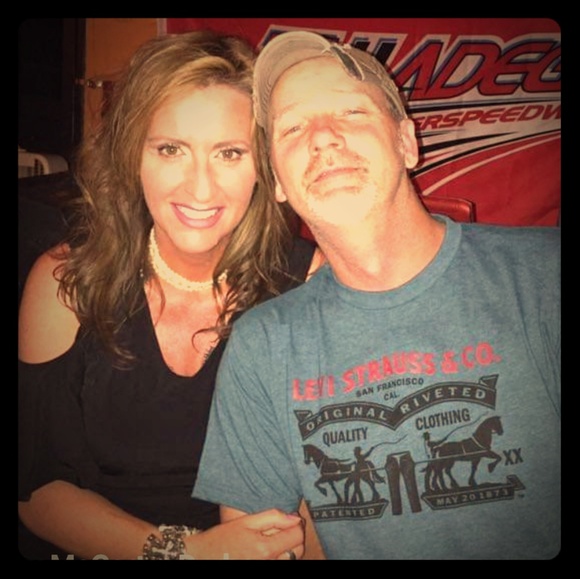 Meet your Posher, Vickie - Picture 1 of 1